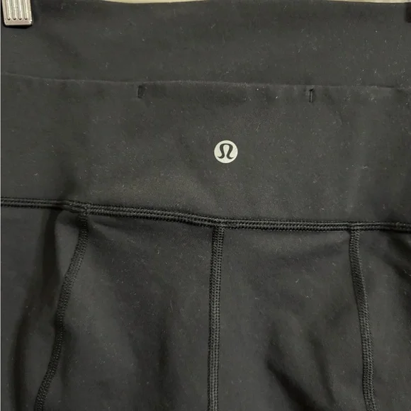 lululemon athletica Black High-Waisted Women’s Shorts size 6 - Picture 4 of 8